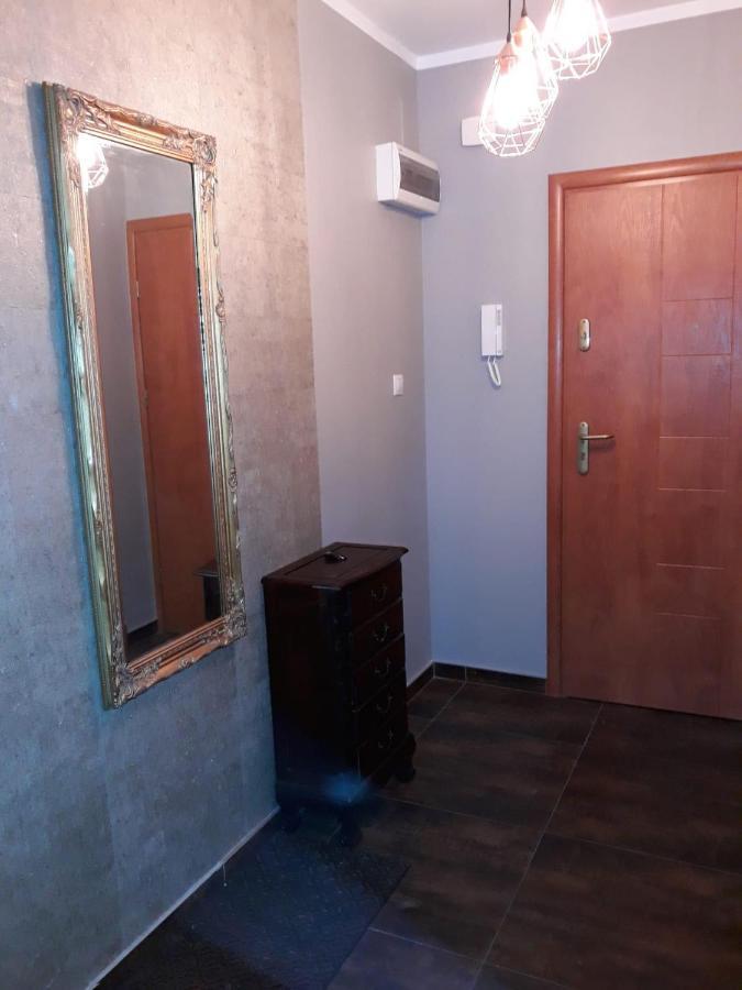 Przy Centrum Apartment Jelenia Góra Екстериор снимка